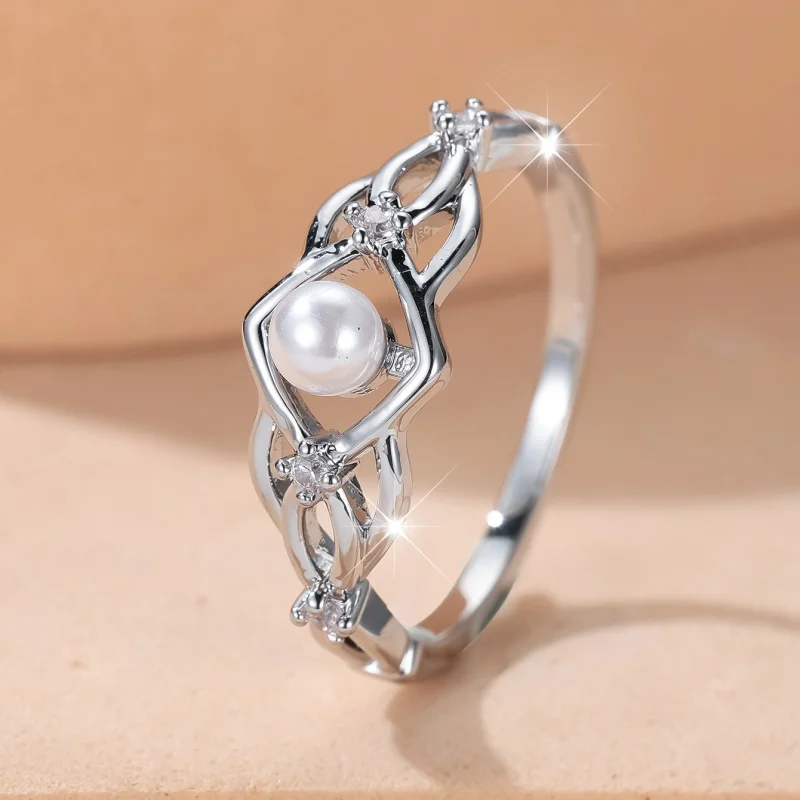 2026 New Interwoven Hollow Diamond Pearl Ring with Micro Inlay, Simple and Delicate, Gentle Commuting Women's Jewelry