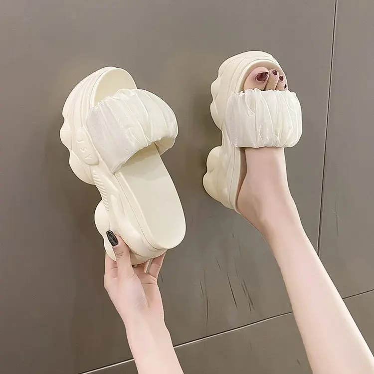 On A Wedge Shoes Woman 2024 House Slippers Platform Pantofle Luxury Slides Shale Female Beach Heeled Mules New Designer Sabot Fl