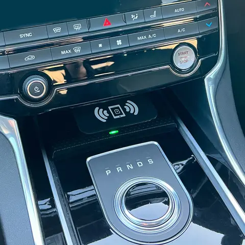 15W Car wireless charger for jaguar F pace XE XF XFL 2017 2018 2019 charging mat pad quick charge phone holder accessories