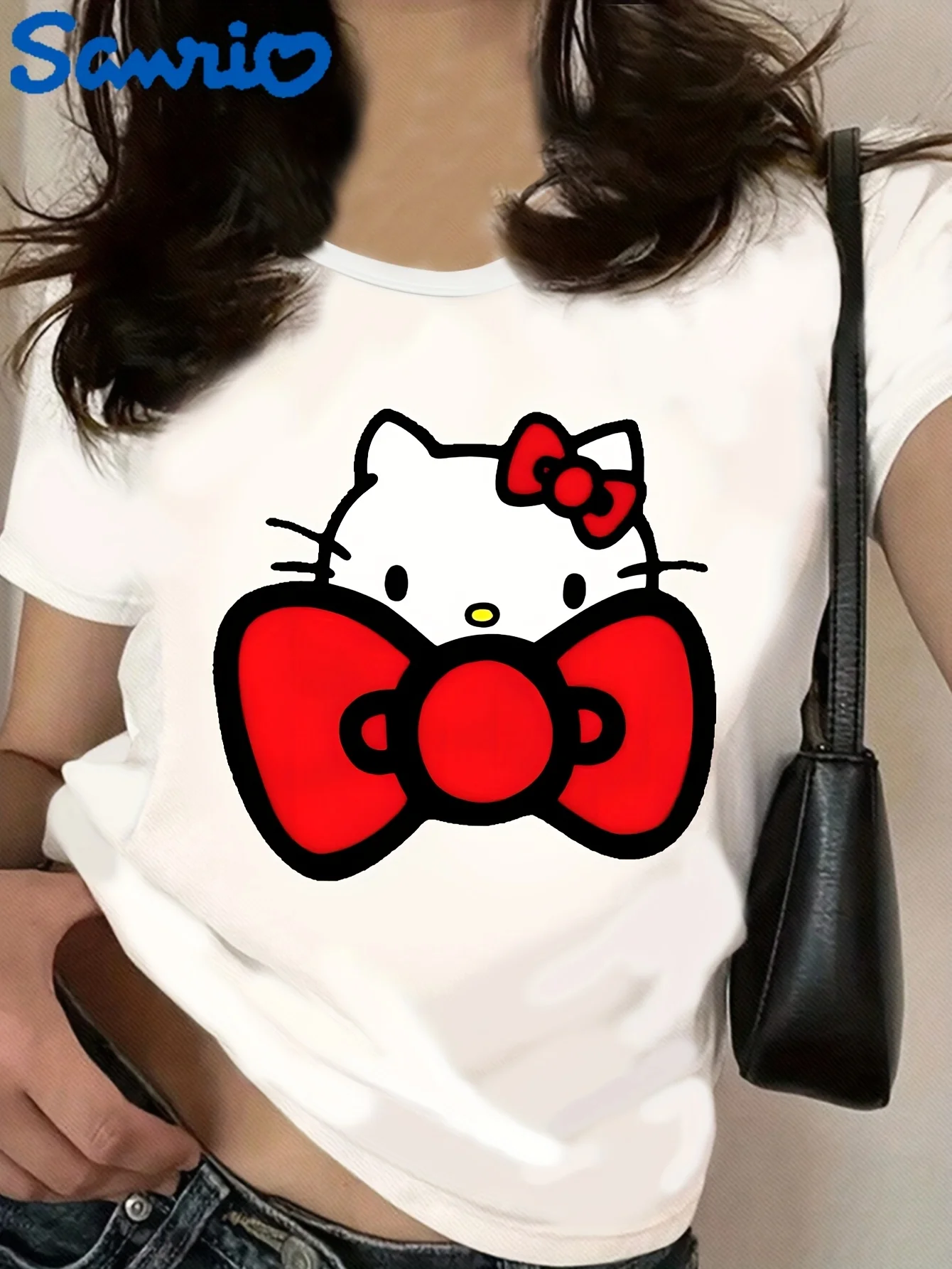 Camiseta de mujer de manga corta con cuello redondo y estampado de dibujos animados bonitos de Hello Kitty, cuello redondo informal, lazo rojo para primavera/verano