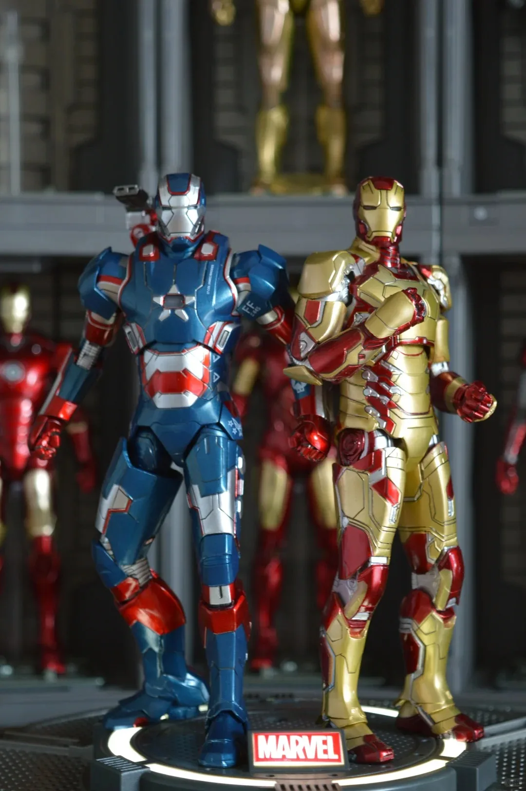 

Iron Man 3 Movie Iron Patriot Action Figure 1:10 Scale Collectible Toy Ornament Gift For Boys Ideal For Toy And Robot Fans