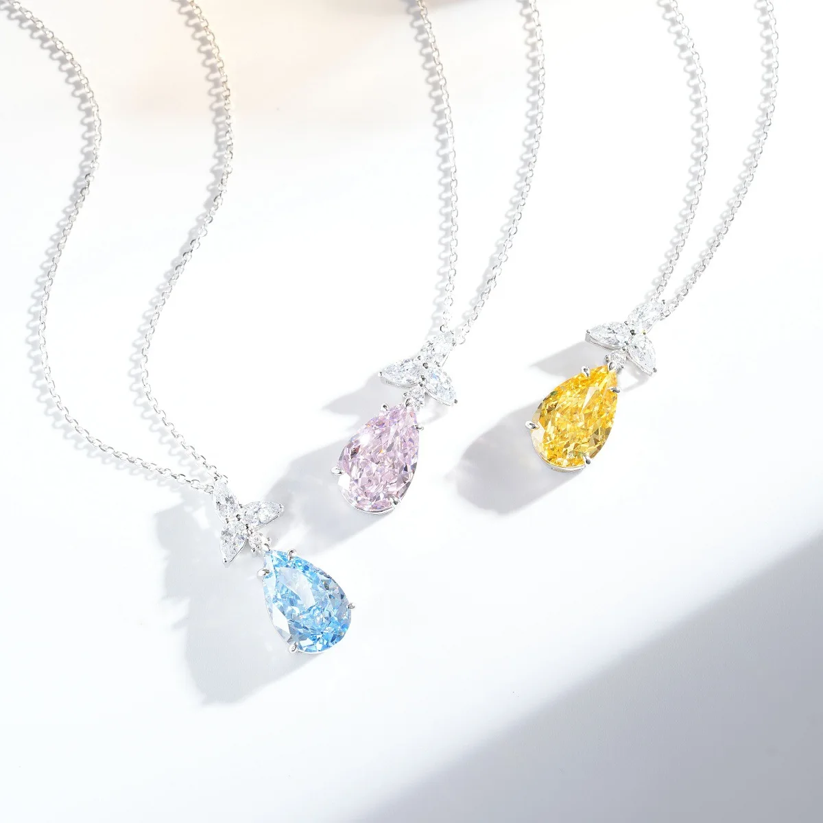PT950 platinum waterdrop pendant for women, featuring aquamarine, yellow diamond and pink diamond, necklace.