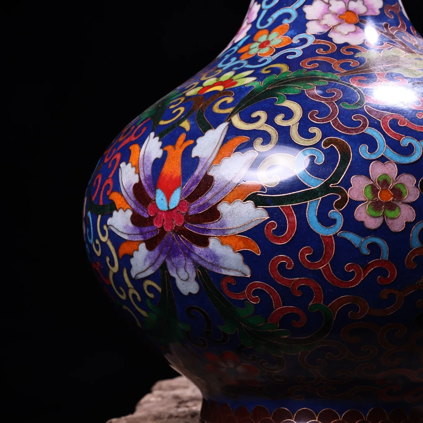 مجموعة برونزية قديمة مصوغة بطريقة المينا الخفافيش زهرة الملمس طول العمر زجاجة زهرية زوج الحلي تاون هاوس