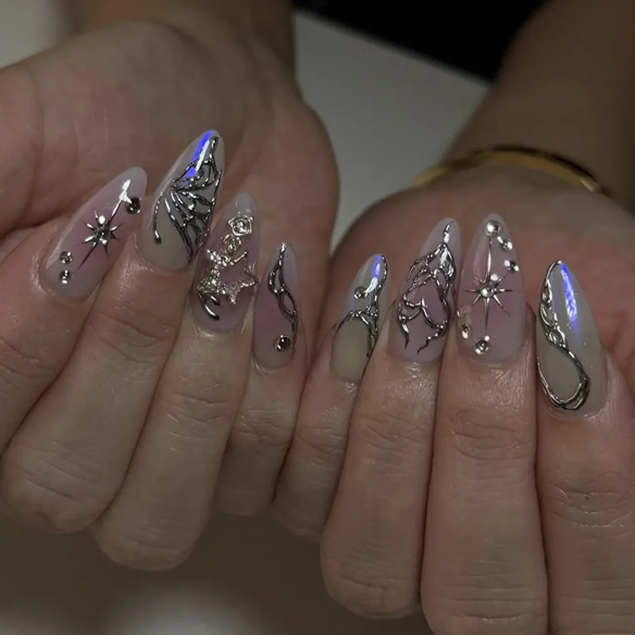 24Pcs Dark Press on Fake Nails with Black Glitter 3D Metallic Designs Sweet Cool Almond False Nails Detachable Nails Spice Girls