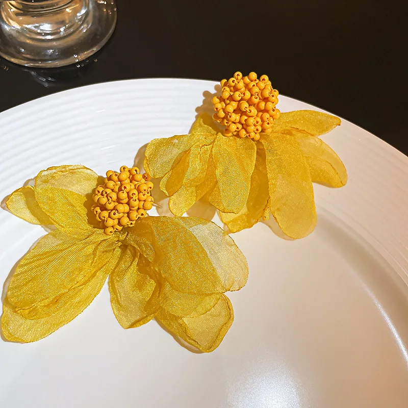 

Модные простые универсальные серьги-гвоздики для женщин, нишевый дизайн, изысканные маленькие роскошные высококачественные украшения для ушей