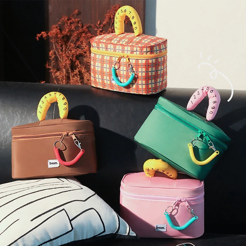 Large capacity waterproof makeup bag - cute and portable, layered and separated, suitable for business travel, storing toiletrie