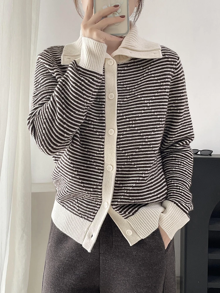 

Универсальный шерстяной вязаный свитер с полосками и ромбовидным узором для женщин от Xiaohuo Home, новинка зимы 2025 года