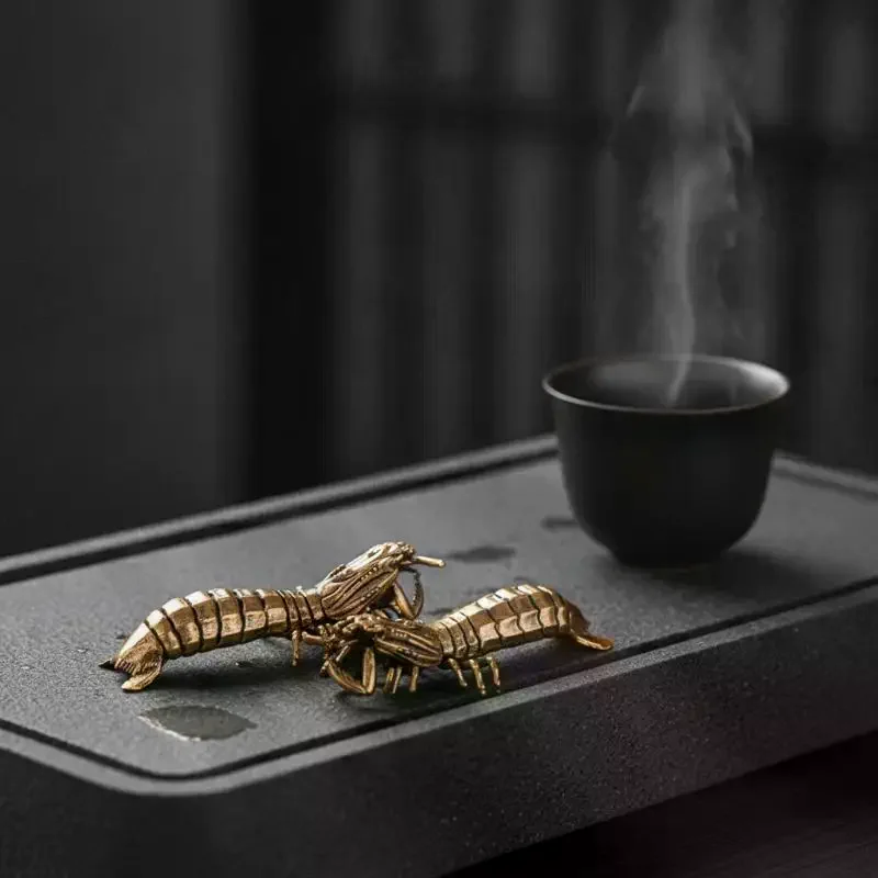 Vintage Brass Mantis Shrimp Figurine Small Desktop Ornament Creative Marine Lobster Decor for Study Table Collectors Gift