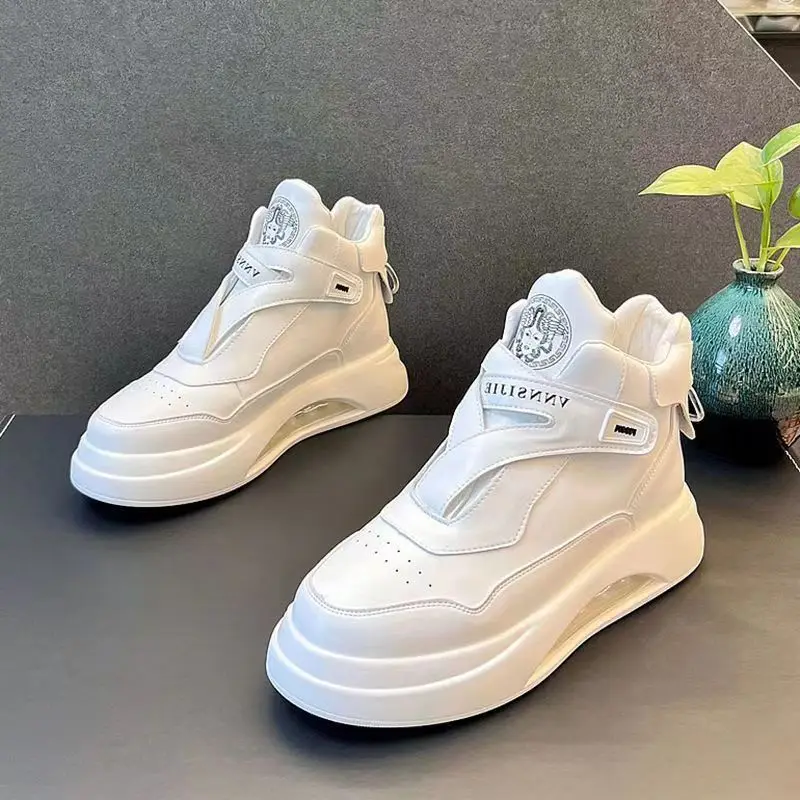 

HKDQ Luxury High Top Designer Sneakers Men Street Style Platform Brand Sneakers Men Height Increasing Shoes White Men's Sneakers