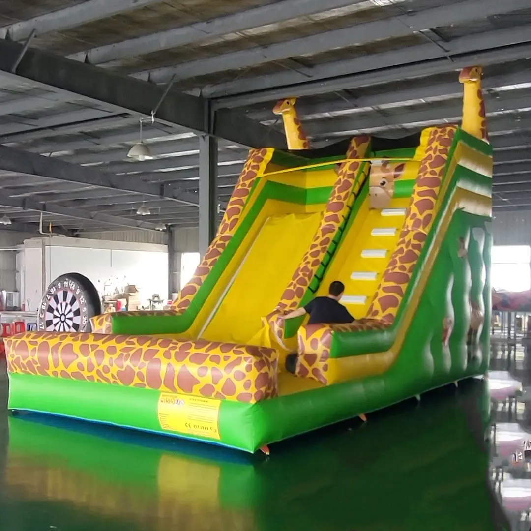 Kommerzielle aufblasbare Landrutsche aus 100 % PVC, aufblasbare Burg, hochwertige Hüpfrutsche, Kletterwand mit einem Gebläse kostenlos