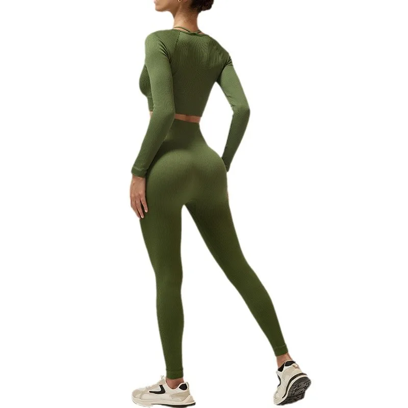 秋と冬のデイリーフィットネス女性用快適な無地スポーツトップ速乾性ヒップリフティングショーツシームレススポーツヨガセット