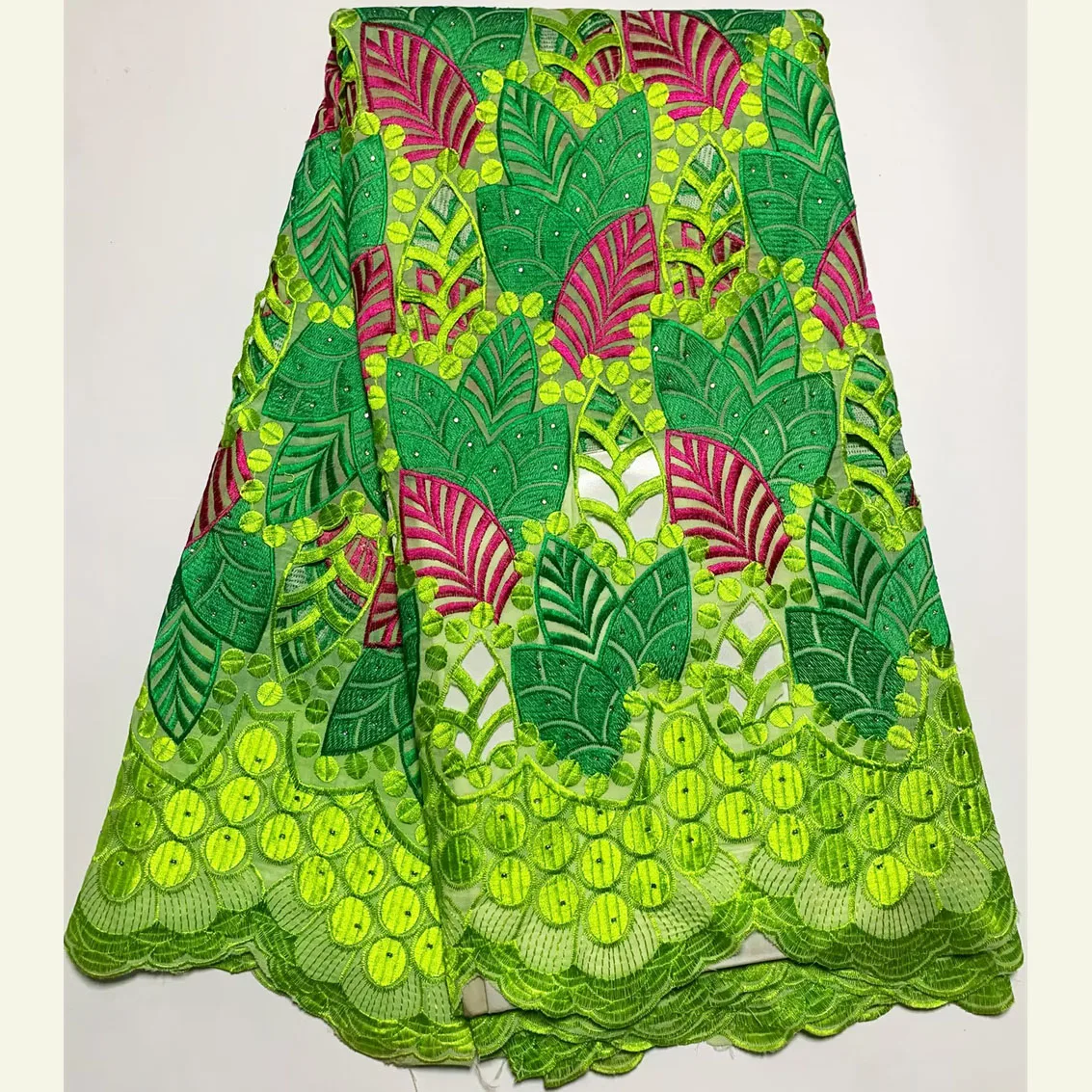 

Eco-Friendly 100% Cotton Embroidered Swiss Lace Fabric With Rhintones Hand-Cut Bridal Gown Material For Wedding Dress CT1510