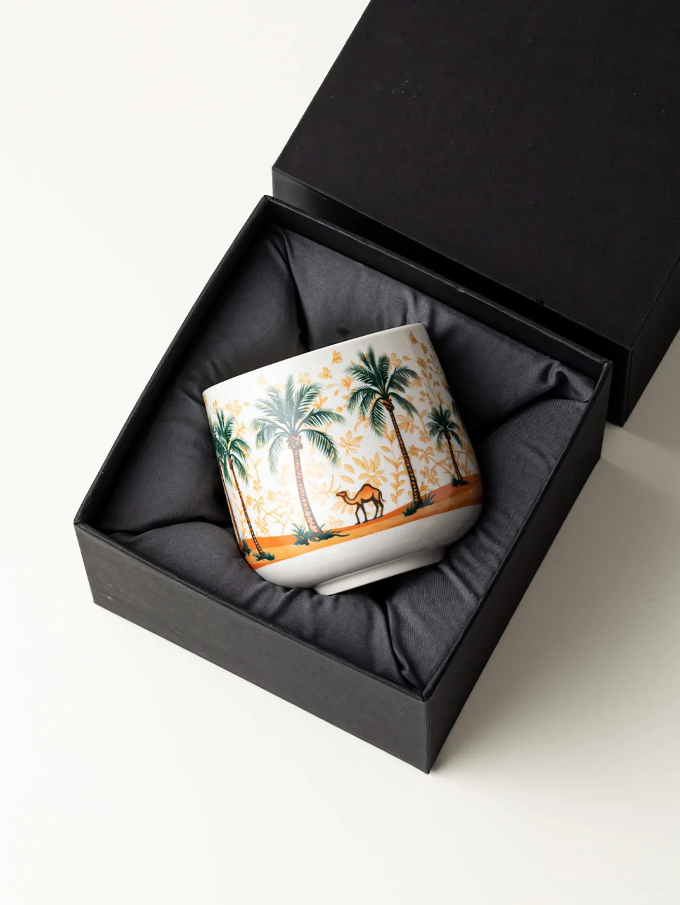 1pc Tropical Palm Tree Camel Print Ceramic Coffee Mug, Bohemian Style Tea Cup, 250ml Porcelain Cup For Coffee, Tea, Milk