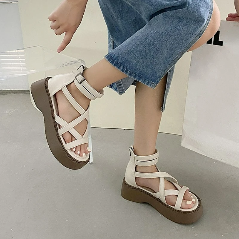 Sandals Women Summer 2023 Stylish Designer Platform Shoes Ladies Comfort Back Zipper Party Sandals Gladiators Peep Toe Shoes