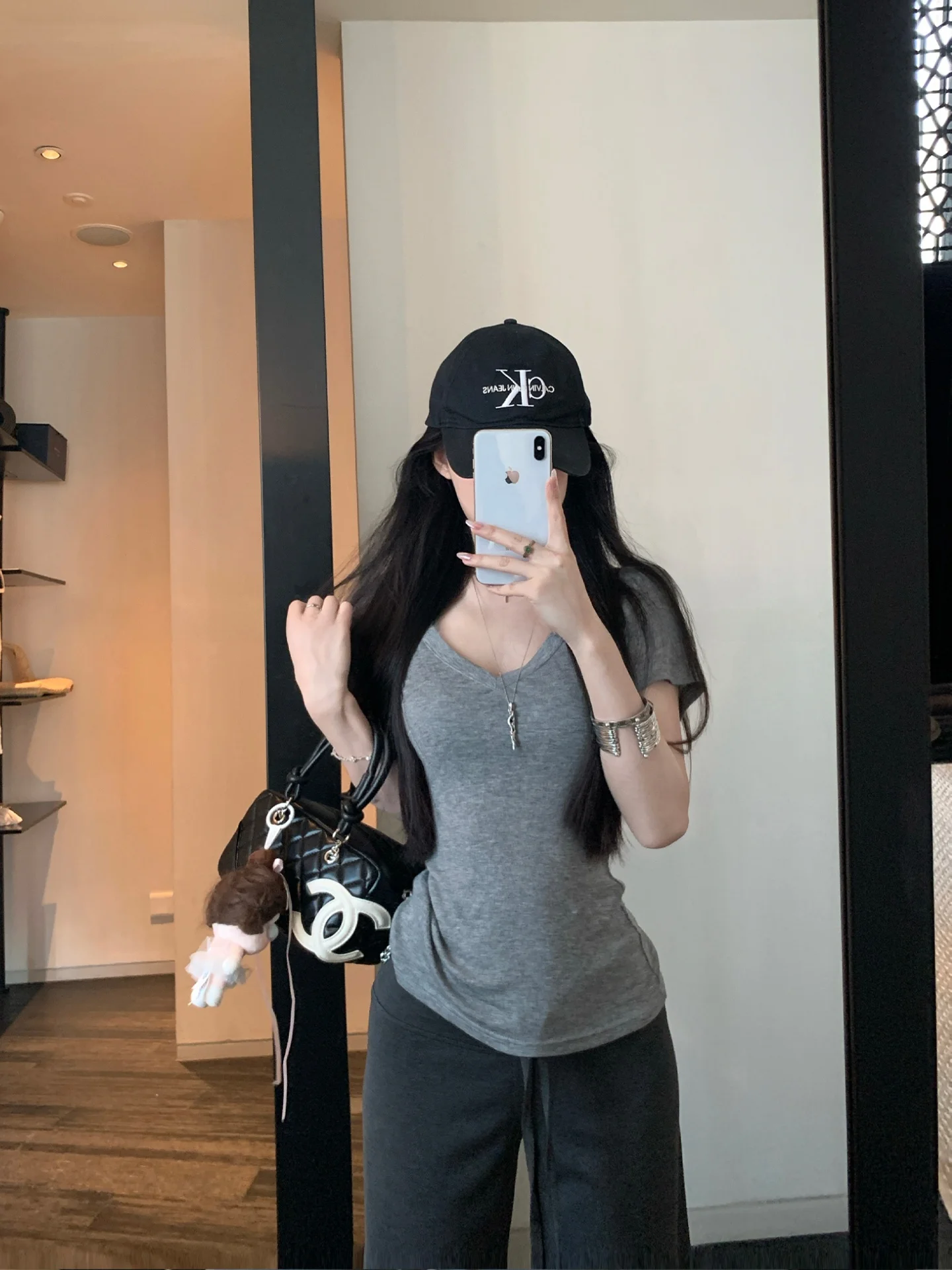 

Футболка YOLO SHOP Oxygen Tee из шелковой шерсти с V-образным вырезом, приталенная, с коротким рукавом, женская, летняя, универсальная, повседневная одежда