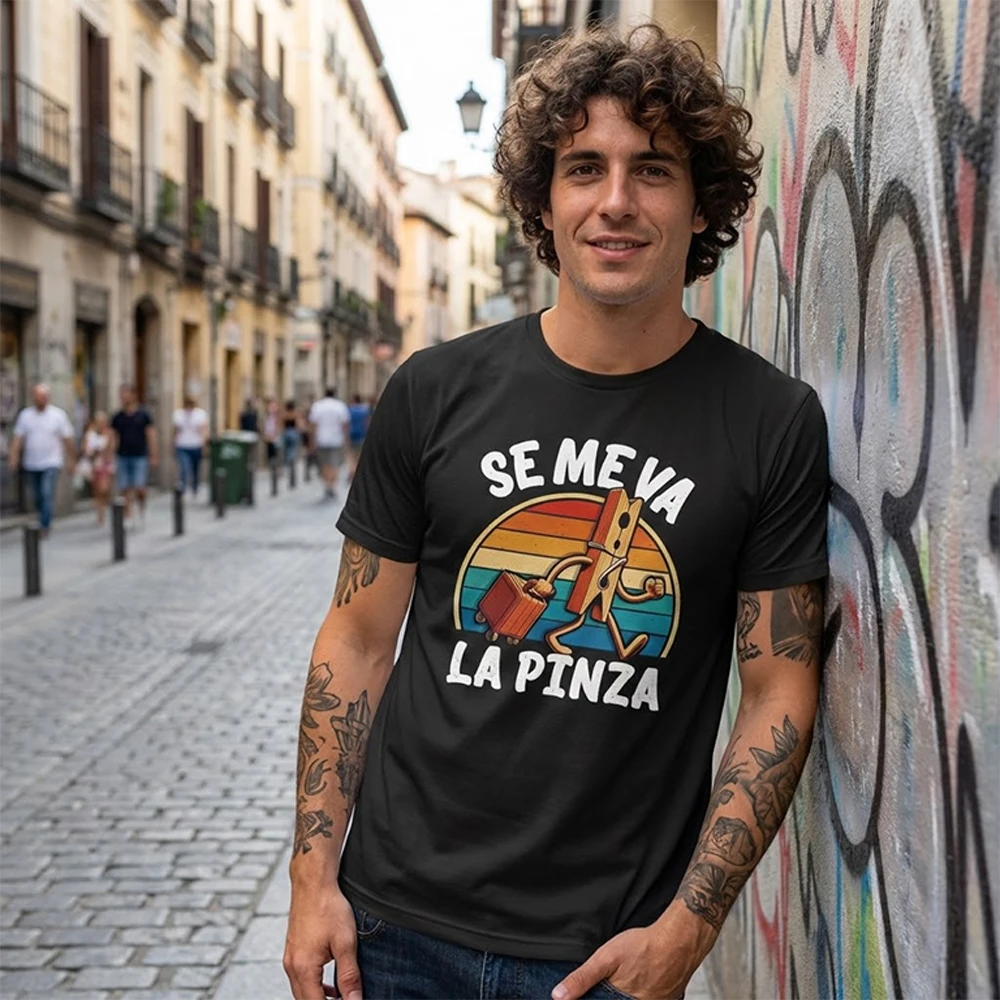 

2026 New Se Me Va La Pinza Spanish Fun Joke Printed T-shirt Y2k Street Retro Short sleeved Men Womens Neutral Casual Fashion Top
