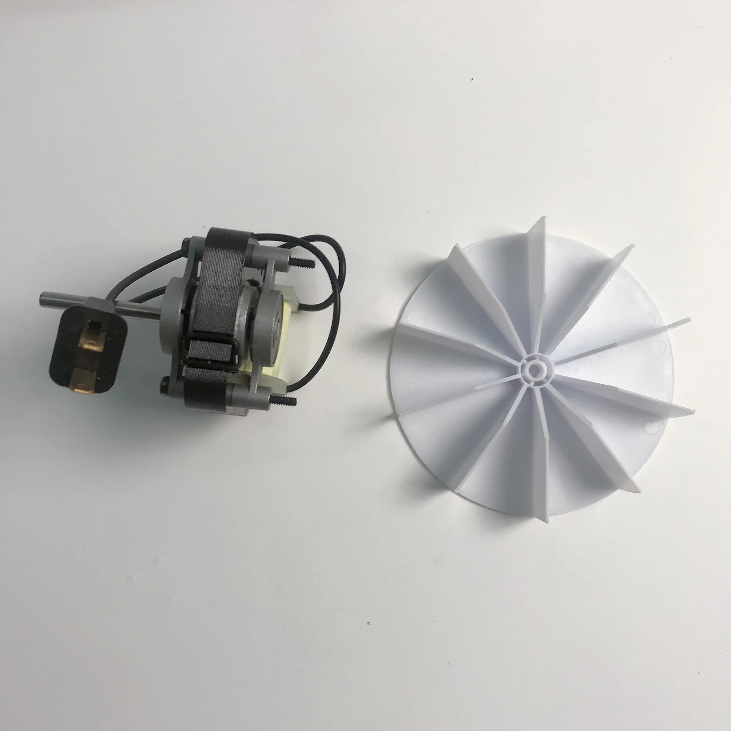 

Электродвигатель вытяжного вентилятора CNBTR 120В для ванной комнаты SM550 с лопастями