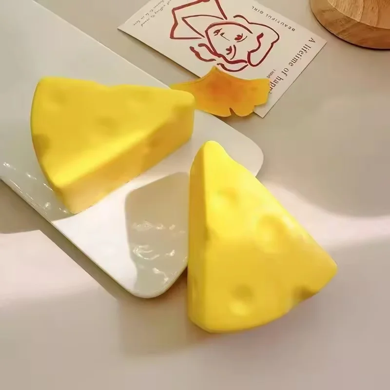 Slow Rising Cheese Bread Squishies, PU Foam Soft Squeeze Toy, Fidget Anti Anxiety Stress Relief Gadget for Adults Simulation Toy