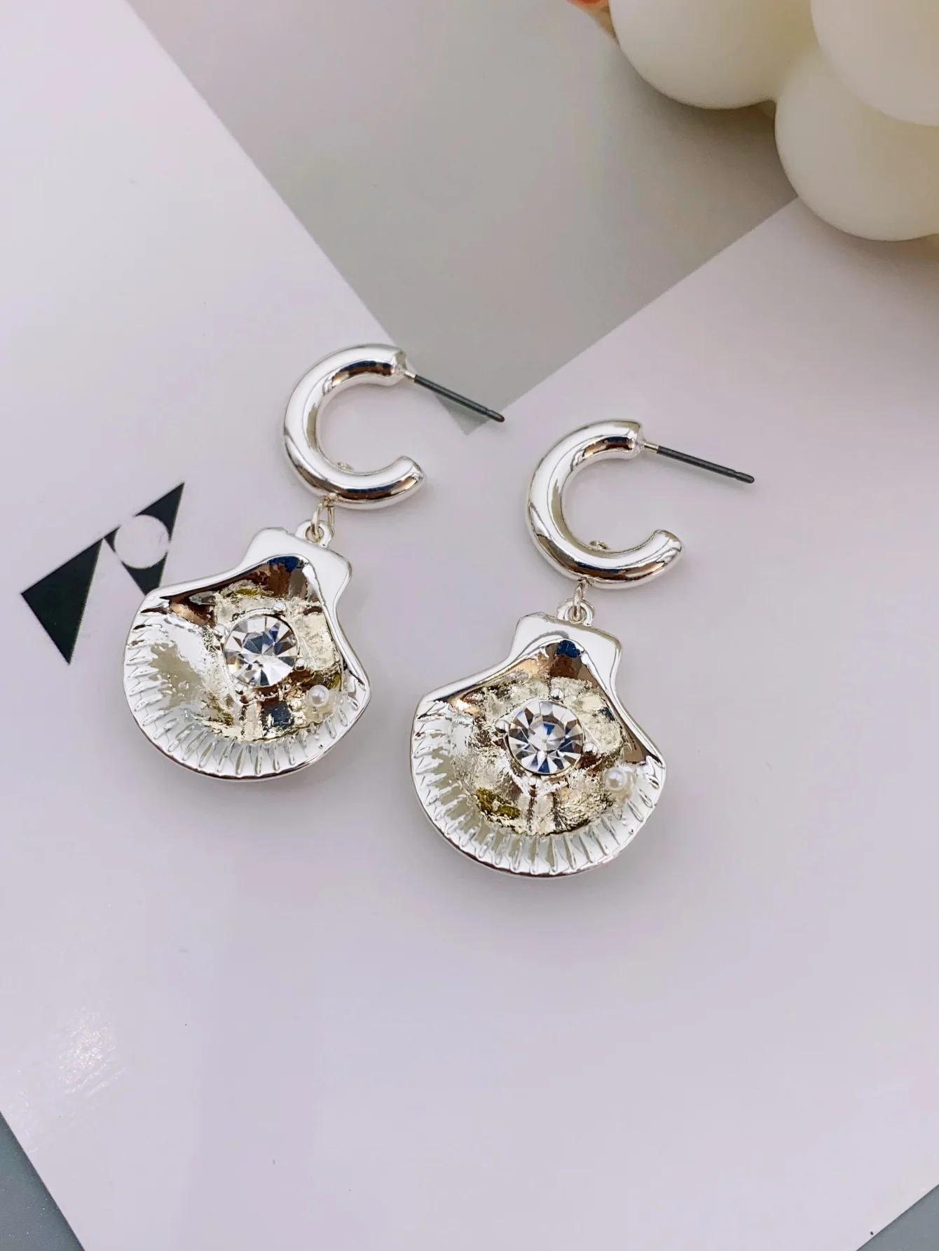 Stylish Ocean-themed Zinc Alloy Seashell Stud Earrings , Perfect for Women's Travel and Daily Wear earings for women image 5