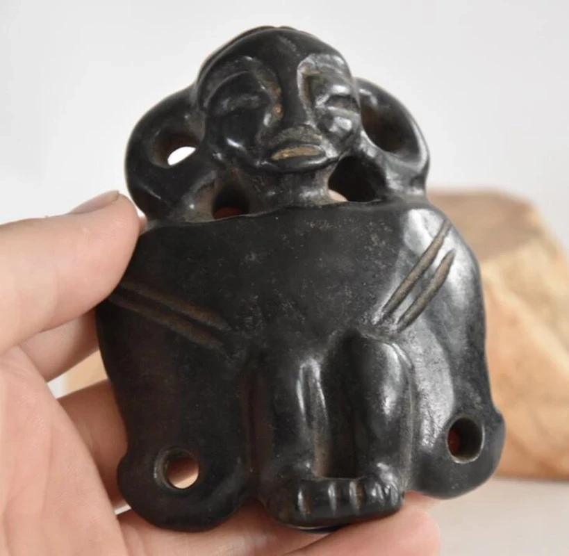 

Hongshan culture archaize black iron meteorite Hongshan people small statue