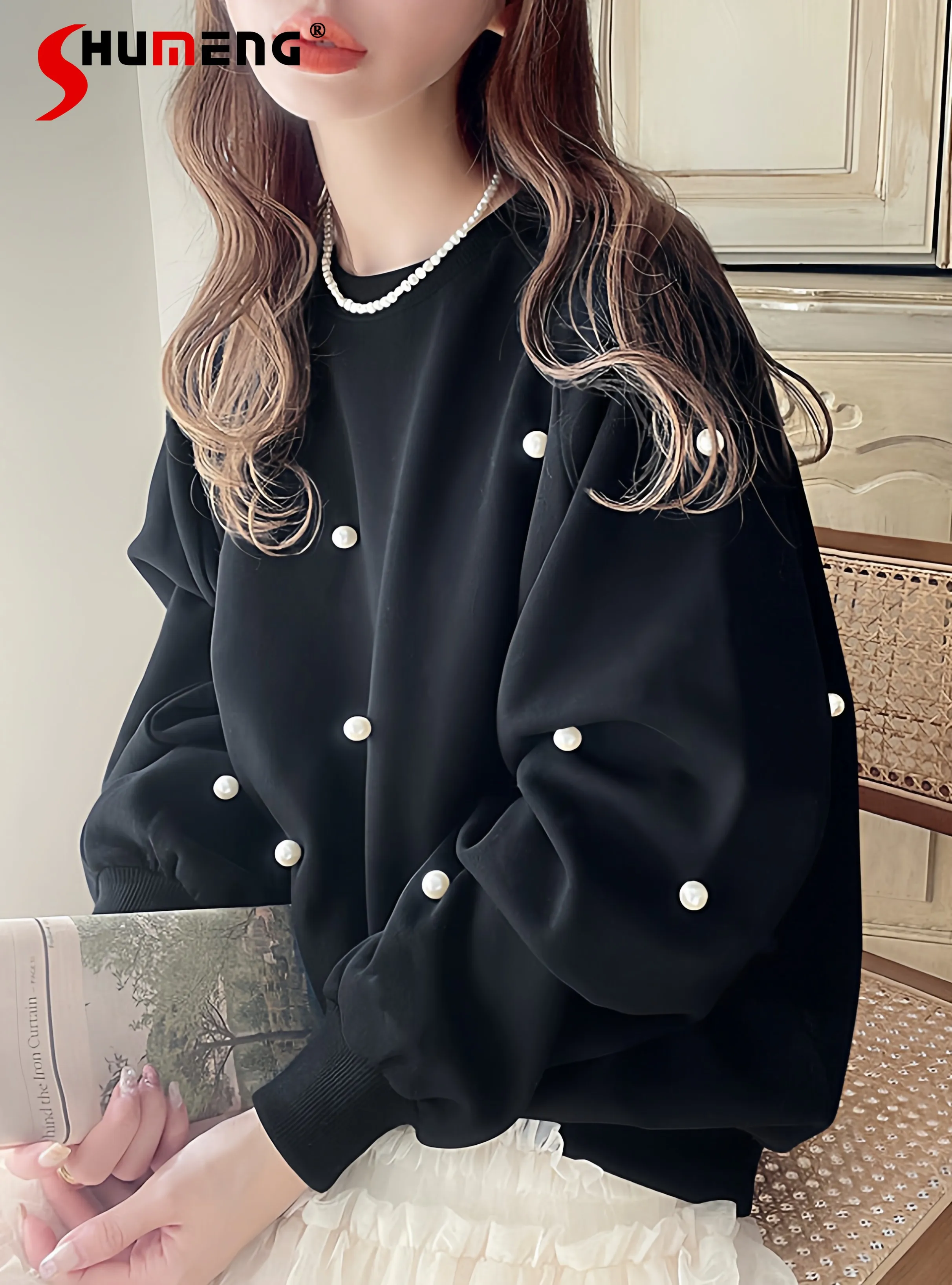 

Japanese Style Elegant Sweet Pearl Beaded Round Neck Long Sleeve Loose Casual Fleeced Pullover Sweatshirt for Women Spring 2026