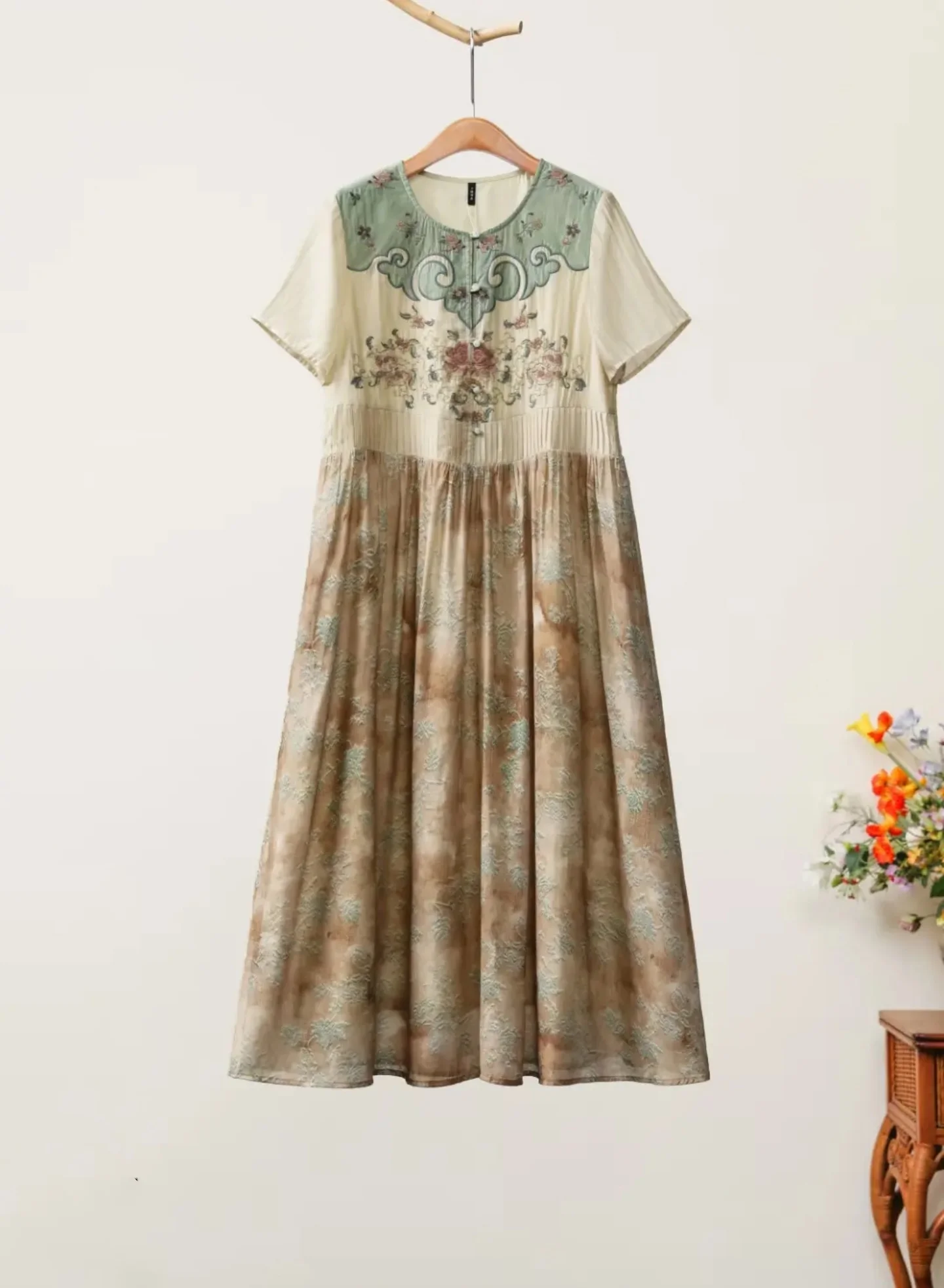 ملابس نسائية صيفية فاخرة أصفر فاتح على شكل حرف A فستان عتيق على الطراز الصيني برقبة دائرية وتطريز فساتين طويلة على الموضة #1