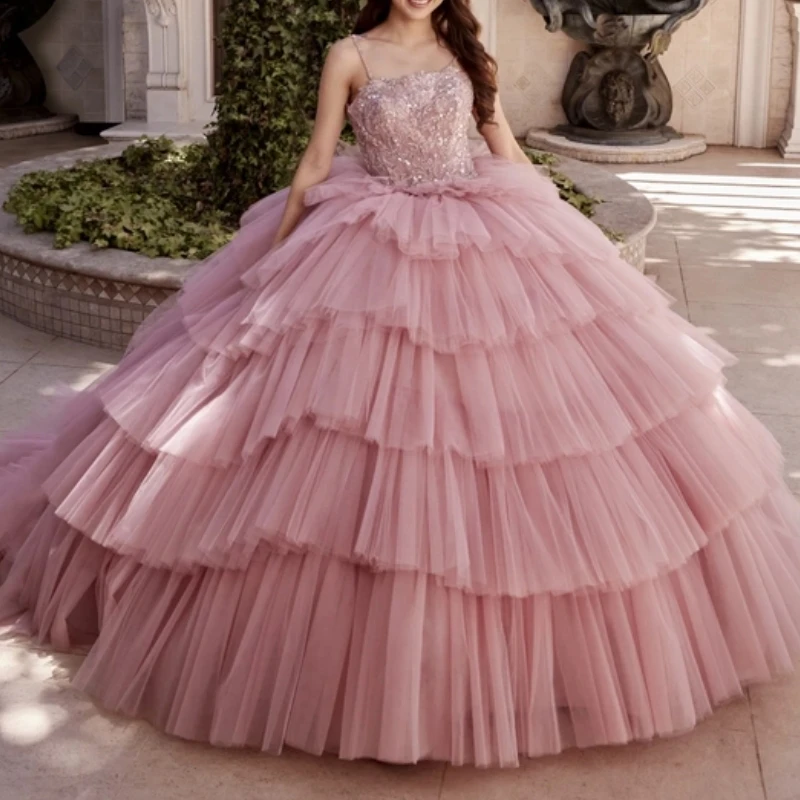 

Pink Quinceanera Dresses Ball Gown Spaghetti Strap Applique Beading Tull Tiered Party Birthday Sweet 16 Vestidos 15 De Anos