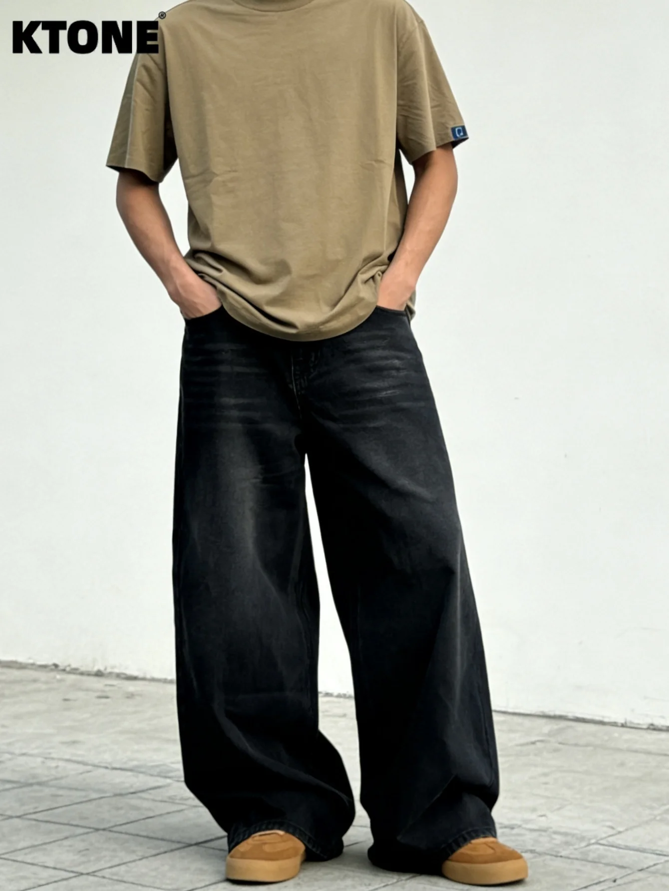 

Мужские широкие джинсы, подходящие для любого сезона, без аксессуаров