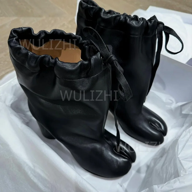 

Женские ботинки с раздельным носком на эластичной резинке и шнуровке, темно-коричневые, на массивном круглом каблуке, с низкими ремешками на щиколотке, весенние, черные, кожаные, повседневные туфли