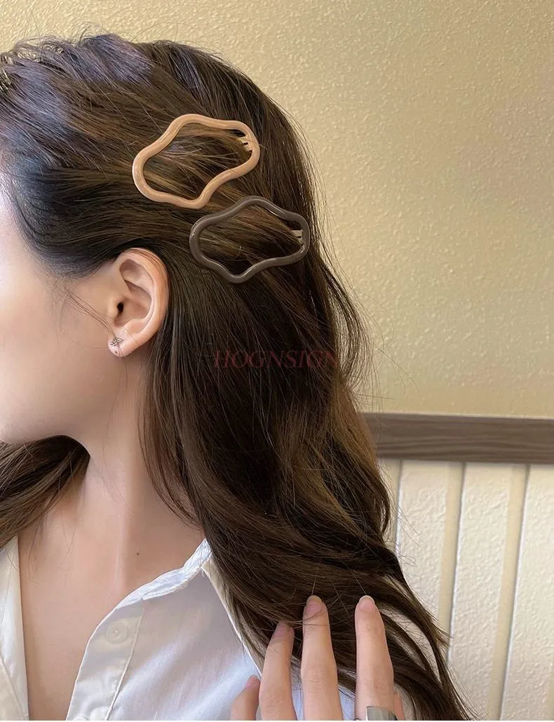 Cloud shaped hollowed out hair clip with bangs on the forehead, side hair clip, headdress hair clip