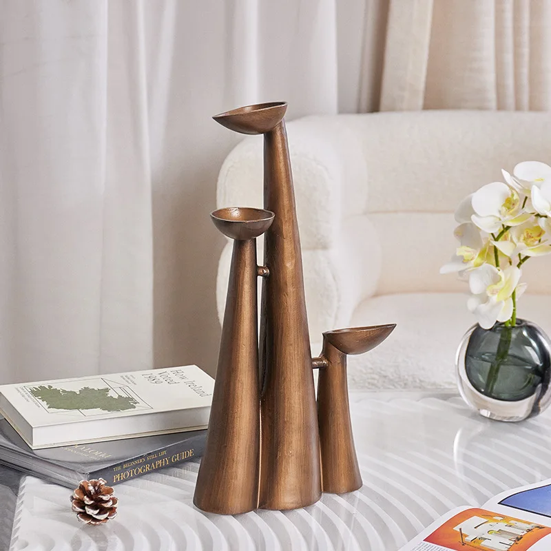 حامل شموع معدني برونزي صيني جديد لتزيين غرفة المعيشة وغرفة النوم ومكتب مبيعات الغرفة النموذجية