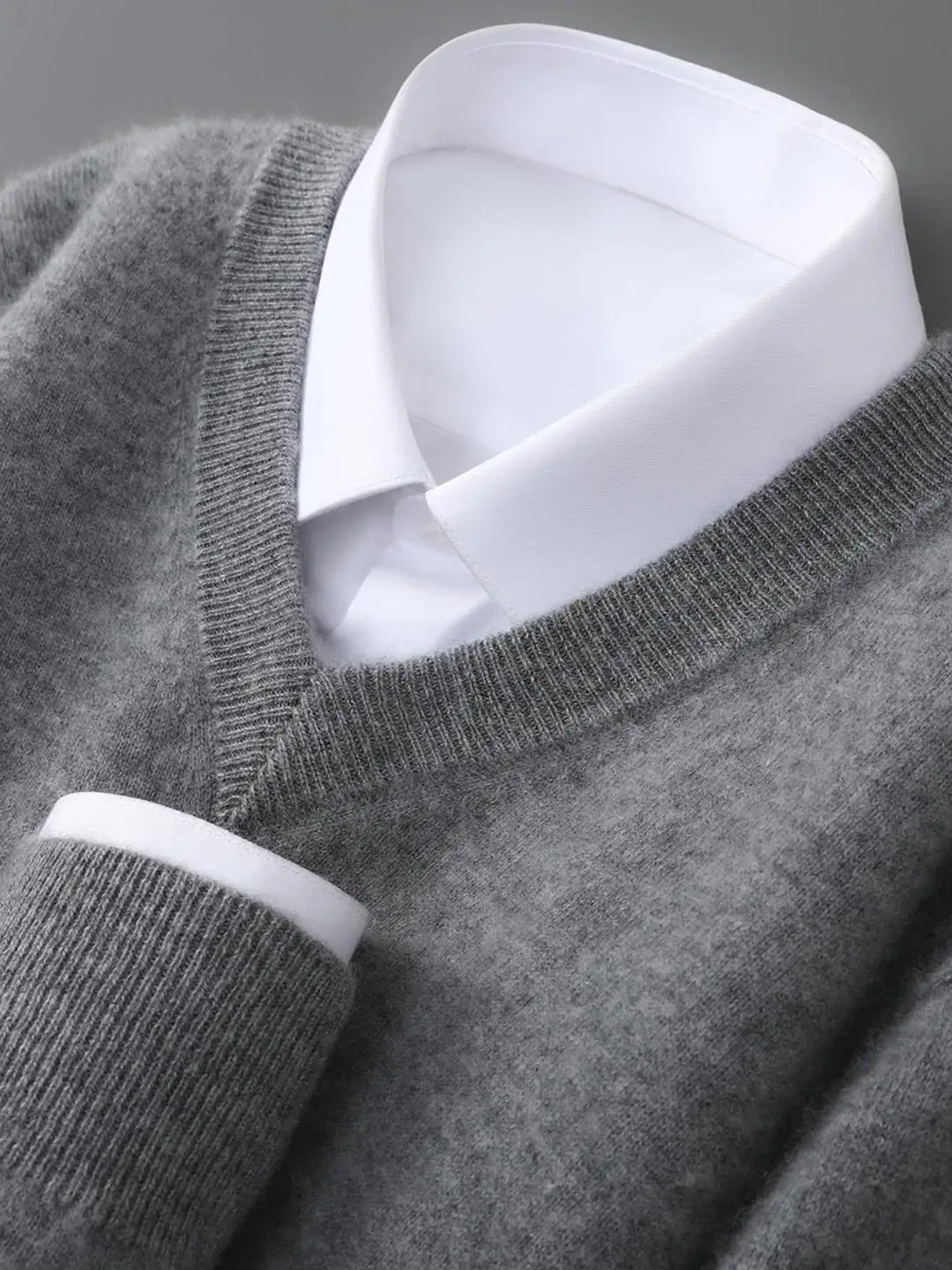 

Autumn Winter New Sle Men's 00 Pure Wool V-Ne Knitted Loose Large Size Camere Sweater Warm Casual Wear Comfortable Fit