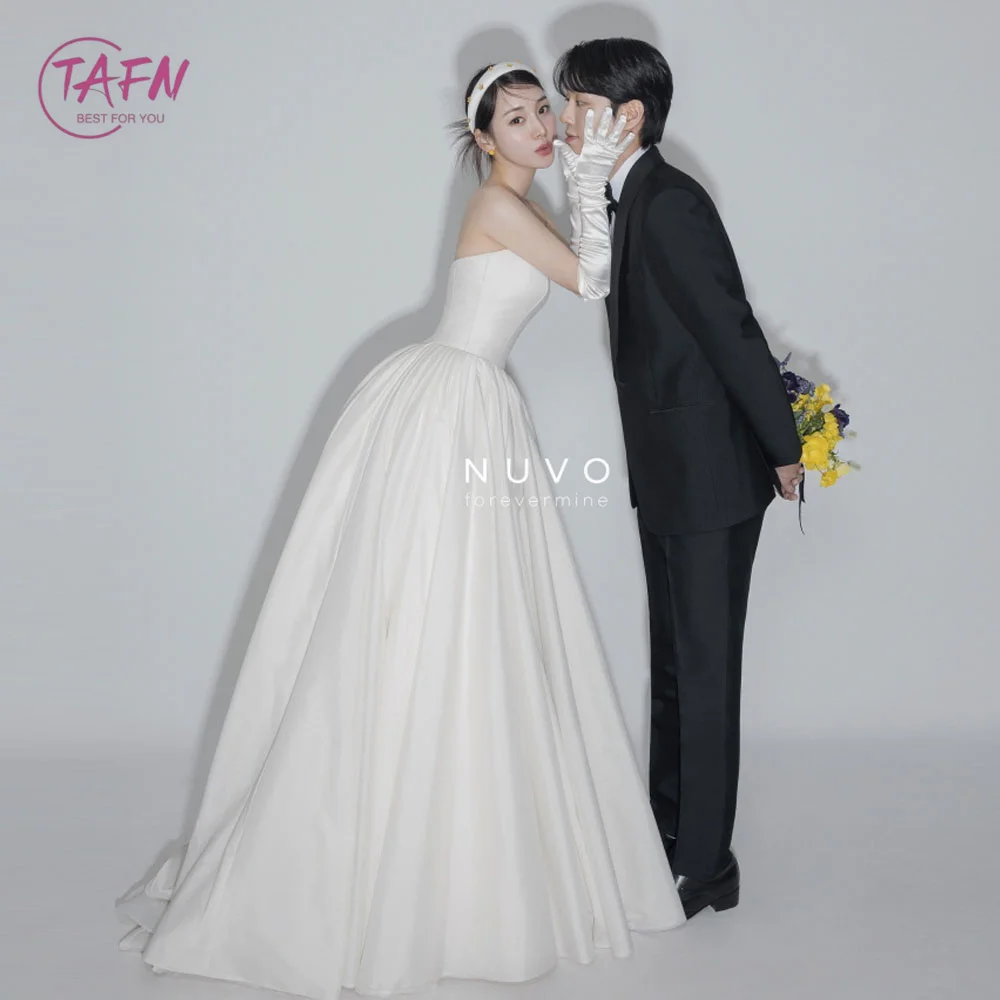 

TAFN Strapless Wedding Dresses Sleeveless Elegant Bride Gowns Korea Floor-Length A-line Draped Wedding Photo Shoot Dresses