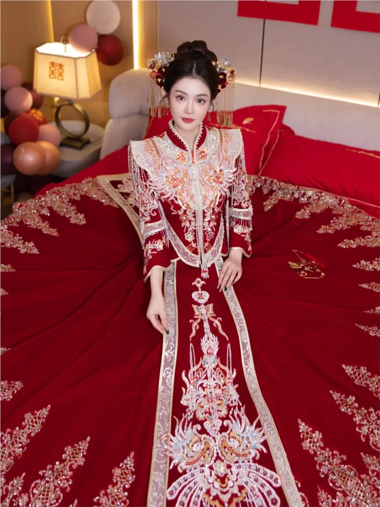 

Velvet wedding dress a new style of luxurious Chinese-style