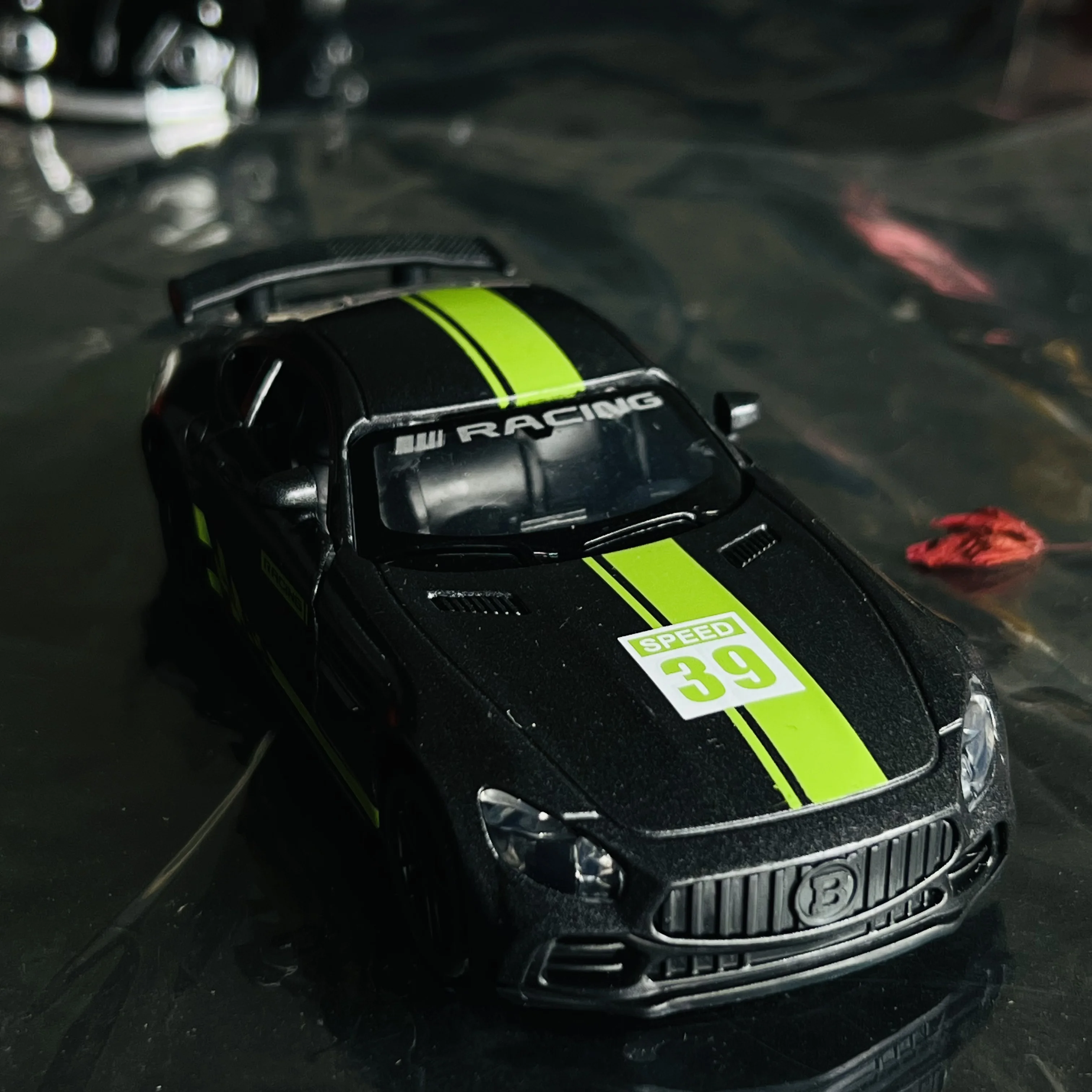 Simulated alloy car model, children\'s toy, door opening car model, gift, sports car, cake decoration ornament