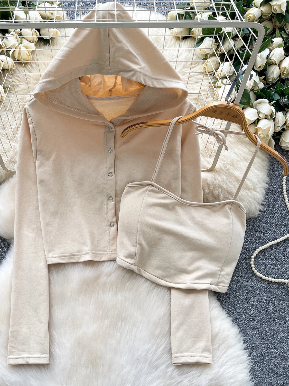 Setelan Wanita Kasual dengan Tali Selempang, Atasan Dalaman Musim Gugur dengan Rompi Luar dan Hoodie, Setelan Fashion Wanita