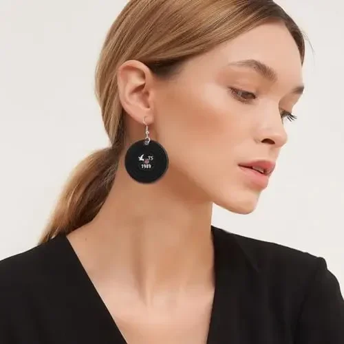 New Style Popular Taylor Vinyl Record Letter Earrings Vintage Round Acrylic Multi Color Dangle Earrings for Woman Jewelry Gift