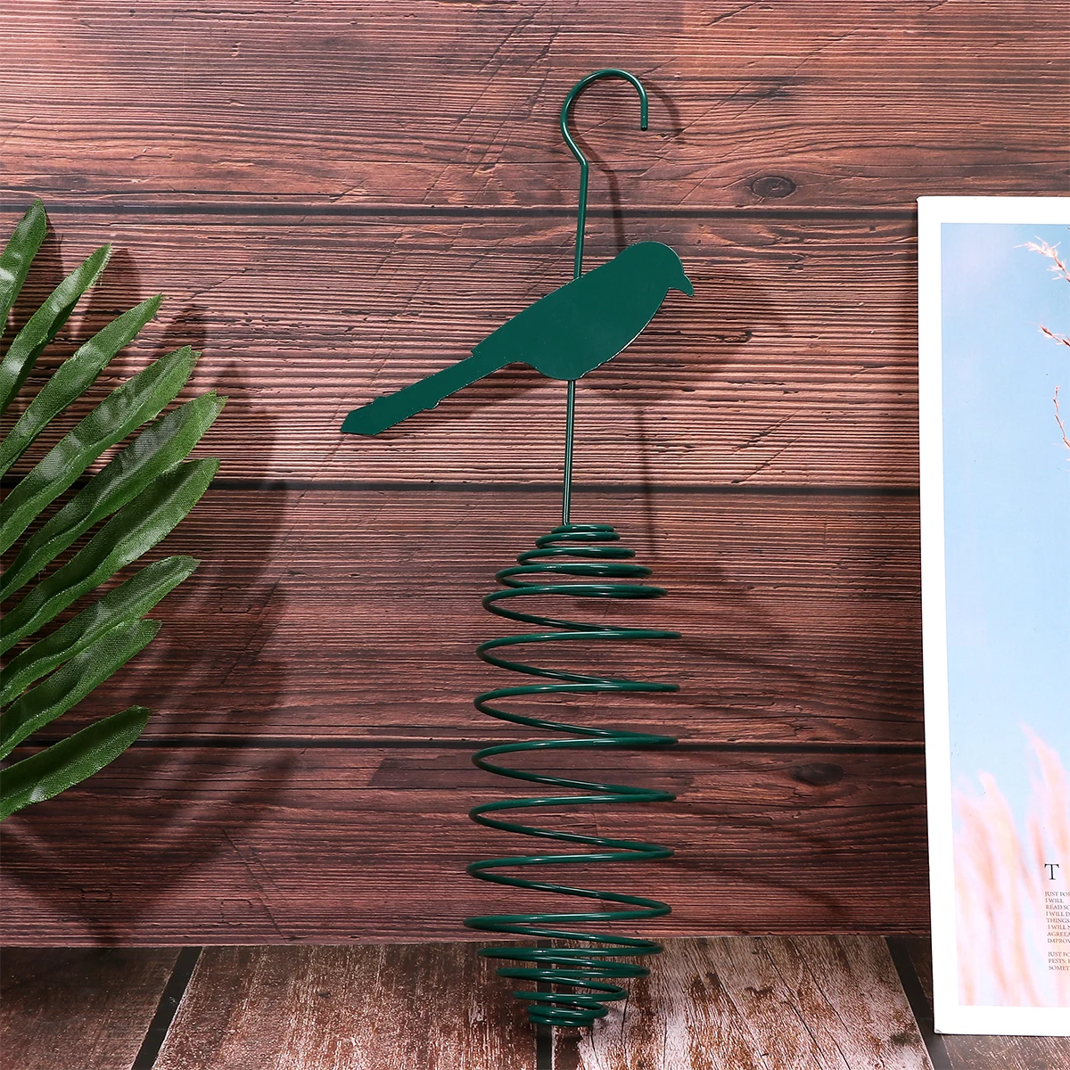 

Dark Green Hanging Spring Ball Metal Bird Feeder Suet Cage Outdoor Indoor Portable Birds Food Holder Suet Cage