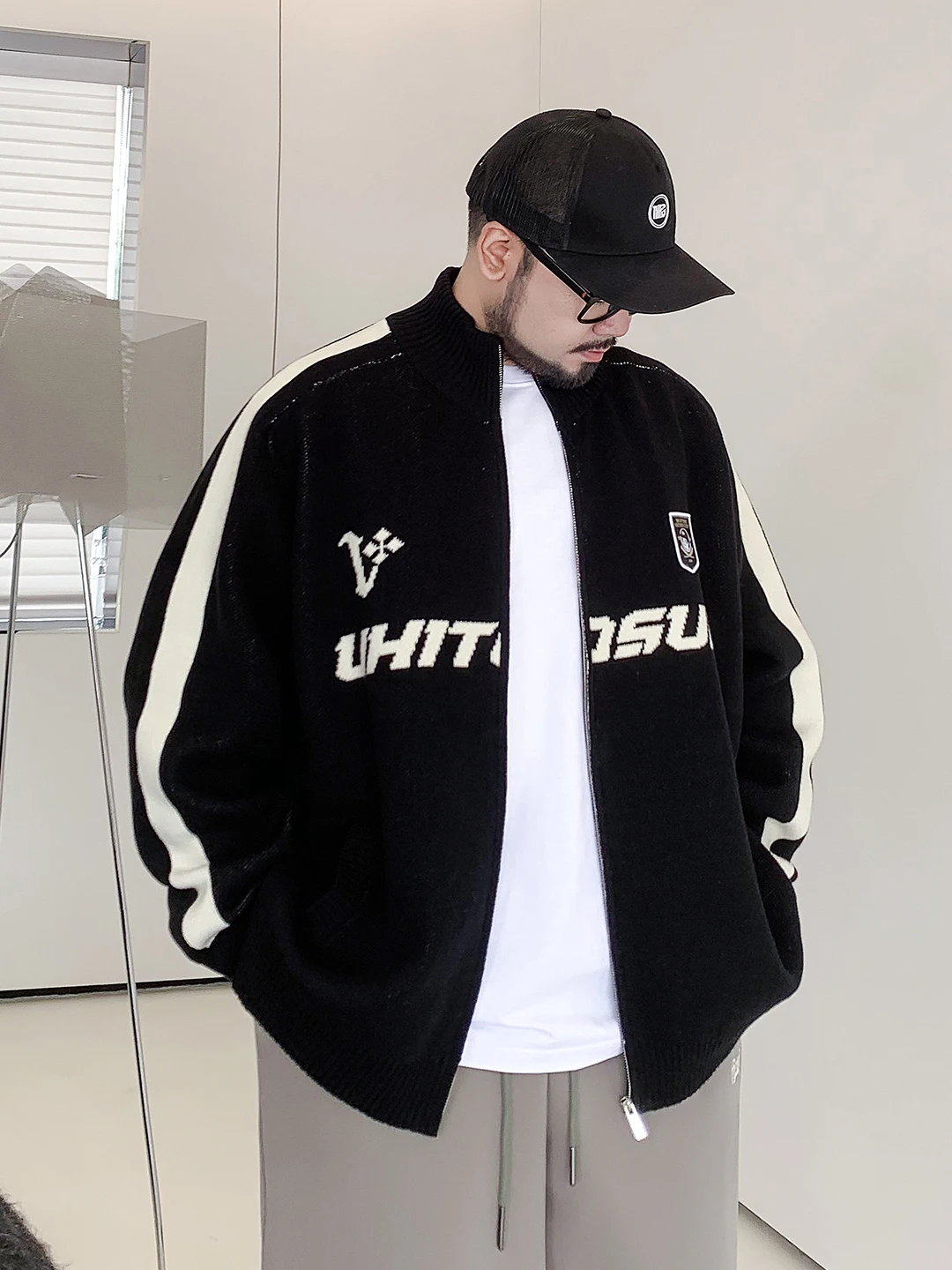 

Модный мужской вязаный свитер большого размера, повседневный свободный крой, воротник-стойка, открытый кардиган, теплый зимний, с буквенным принтом, удобный, стильный