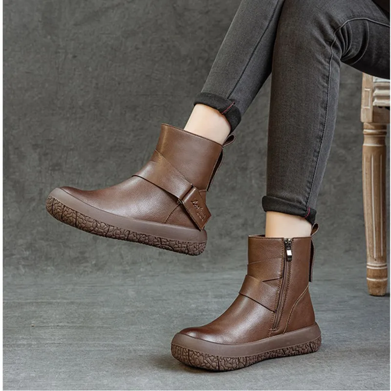 Women's Short Boots, Two-layer Cowhide Upper, Padded and Warm Lining, Anti-slip Thick Sole, Suitable for Daily Wear in Winter.