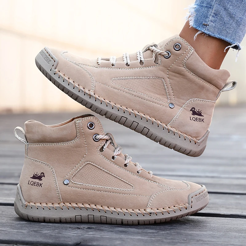 موضة المرأة عالية أعلى حذاء من الجلد 2025 جديد اليدوية أحذية رياضية من الجلد مريحة للتنفس عادية المشي حذاء مسطح رائجة البيع