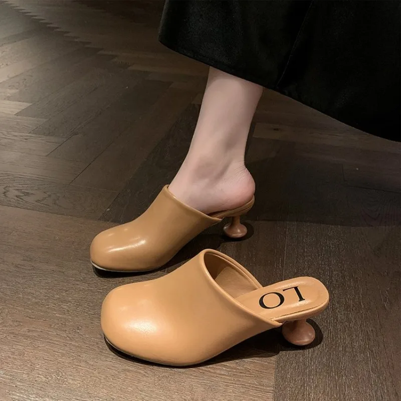 Weiße Damen-Slipper mit quadratischem Kopf, Baotou-Stil, strukturiert, elegant, für Pendler, lässig, schlicht, klassischer Look, Weinglasabsatz, Neu 35-42 – Detail 3