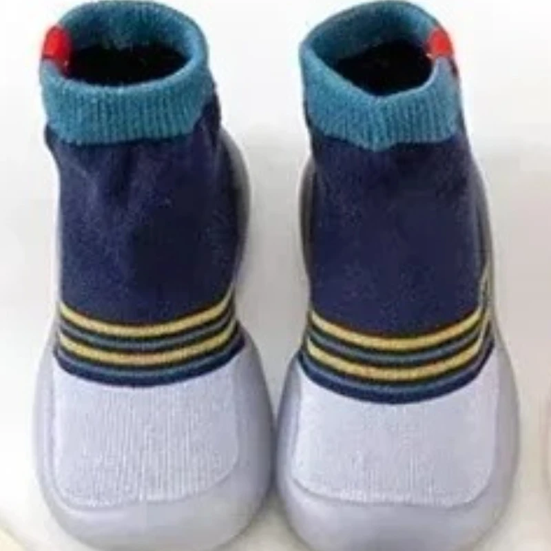

Новая осенняя детская домашняя обувь с боковыми складками, носки-тапочки, детская обувь, носки, детская обувь на мягкой резиновой подошве для малышей