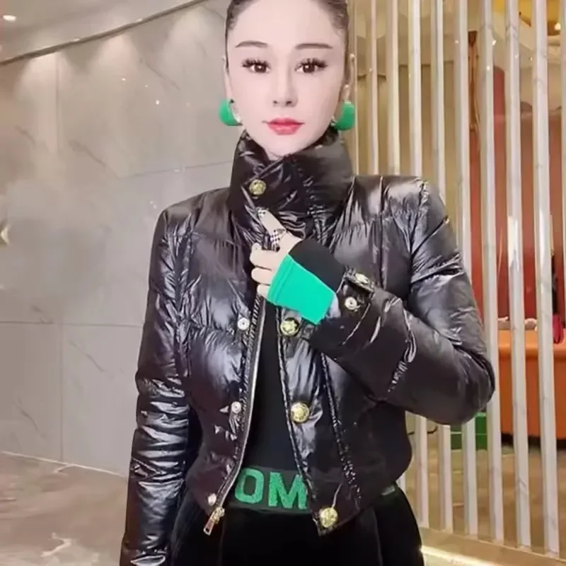 البوب البوب الكورية أسفل سترة قطن المرأة 2025 شتاء جديد فضفاض الوقوف طوق عادية قصيرة مقاوم للماء سترة أبلى السيدات الدافئة