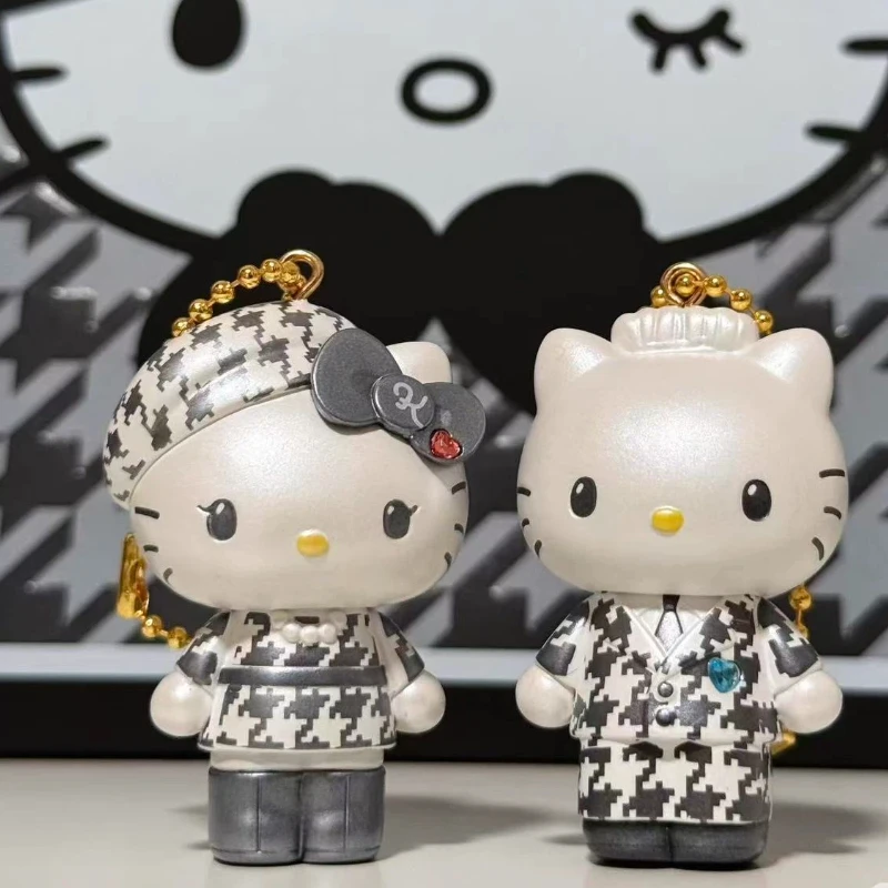 

Новинка в наличии: Милая кошка КТ, лимитированная серия к годовщине, черно-белая клетчатая серия, игрушки-сюрпризы, фигурки и брелоки ﻿