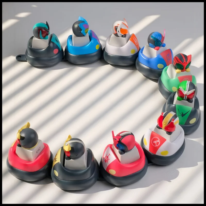 Nuevo y Original Play Lab Kamen Rider Versión Q Lindos Keycaps de Anime con Luz LED para Teclado, Decoración, Colgante para Bolsa, Regalo de Cumpleaños Personalizado para Niños