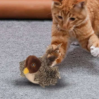 猫のための空飛ぶ鳥のおもちゃ,羽ばたきの翼,スズメのキャットニップおもちゃ,鮮やかなチルピシミュレーション,インタラクティブな猫