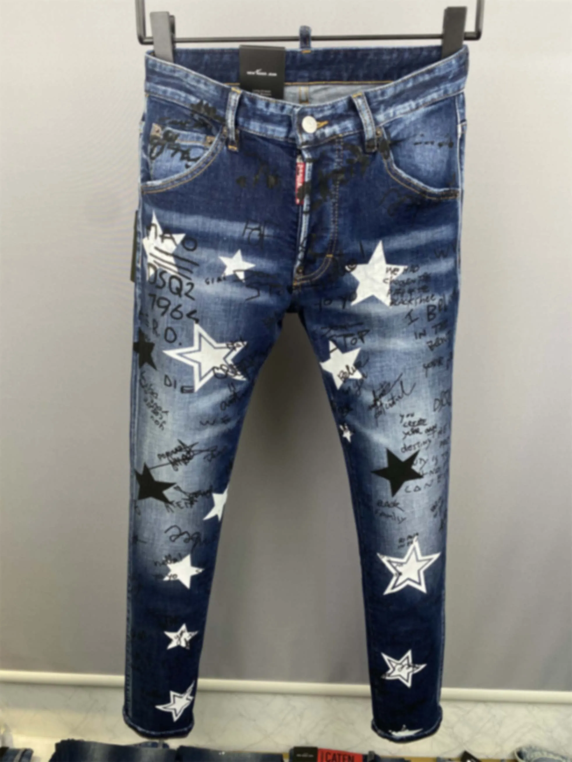 2024 Spring and Autumn New D2 Jeans for Men, Washed, Scratched, Patched, Painted, Three Dimensional Cutting, Small Feet, Blue