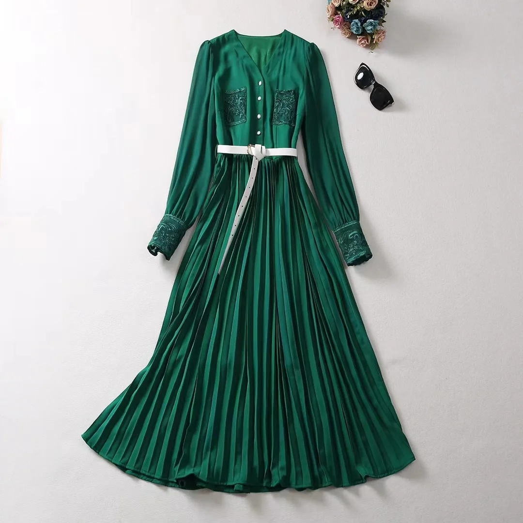 

European and American women's clothing 2023 autumn new V-neck Long sleeve green embroidery fashion Pleated dress with belt XXL