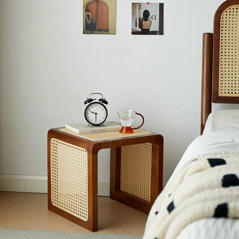 

Маленький квадратный столик из ротанга, твердый прикроватный шкаф, скамейка для обуви из ротанга, комод, стул из ясеня, японский приставной столикGN 418CJ